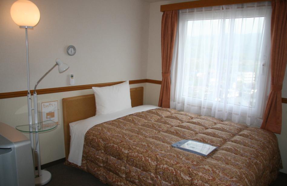 Toyoko Inn Higashi-Hiroshima Saijo Ekimae Номер фото
